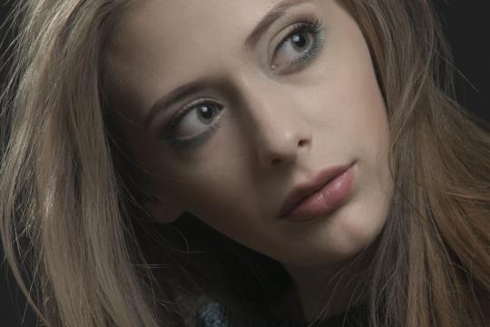 Tired Girl Makeup Is Fall 2026's Undone Beauty Aesthetic