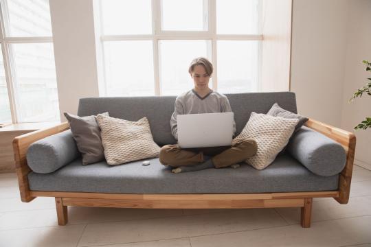 Remote Work Sleep Study: 14 More Minutes in Bed, 44 More on the Couch